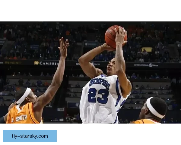 打过NBA还回大学降维打击秀